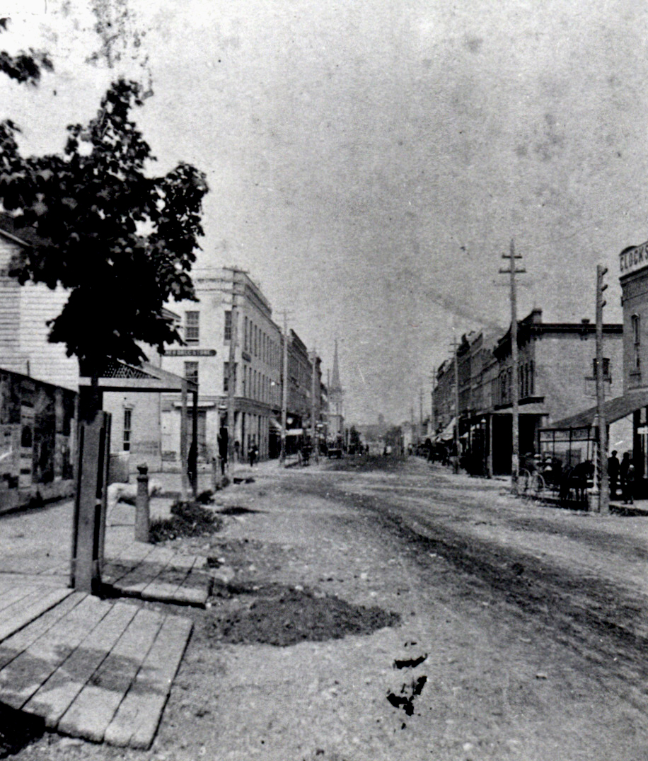 thames-st-plank-sidewalks-pre1890